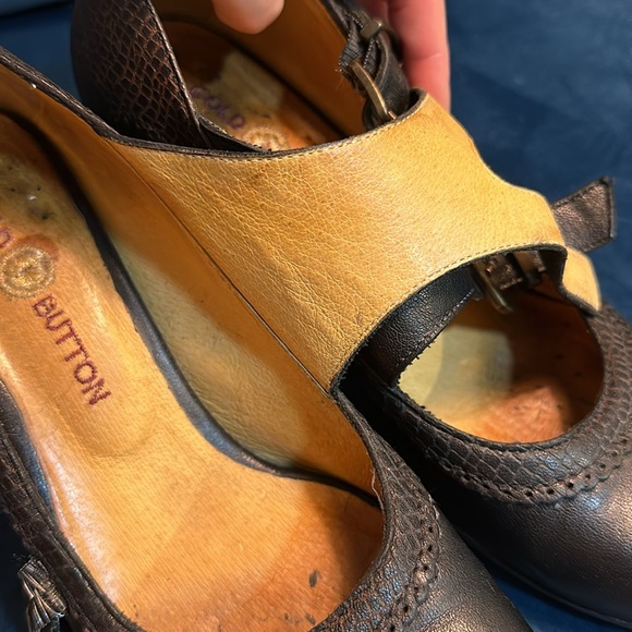 Gold Button black and brown leather Mary Jane pumps -us 8 - Picture 8 of 8